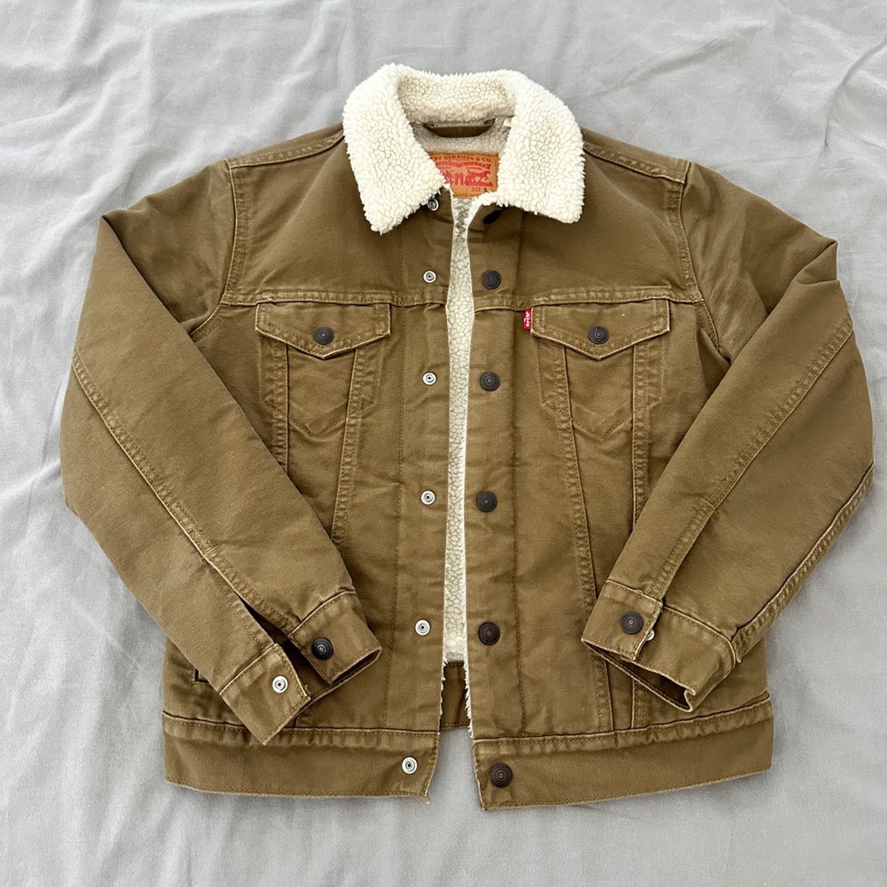Levi’s Sherpa Trucker Jacket in Tan